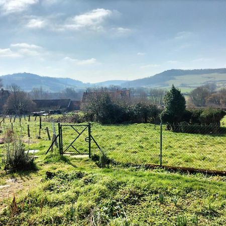 Agreable Chambre Meublee, Vue Sur La Vallee De L'Auxois Villy-en-Auxois Luaran gambar