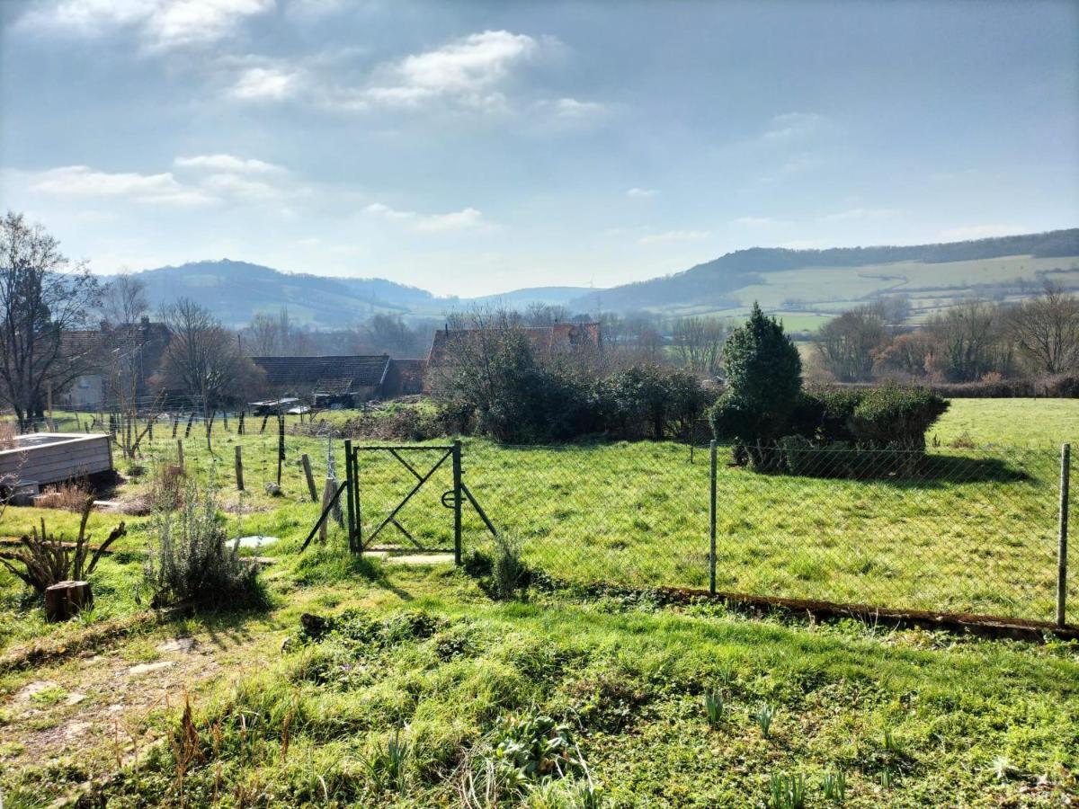 Agreable Chambre Meublee, Vue Sur La Vallee De L'Auxois Villy-en-Auxois Luaran gambar